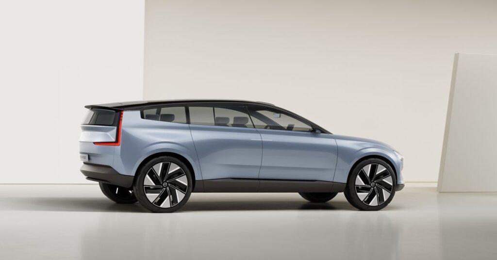 Mẫu SUV điện Volvo EX90 sắp ra mắt sẽ có sạc hai chiều
