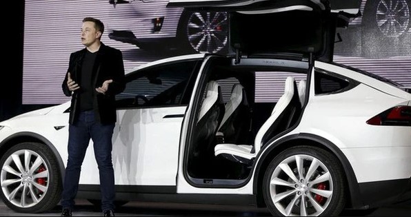 Tesla bị cổ động kiện vì phóng đại công nghệ tự lái