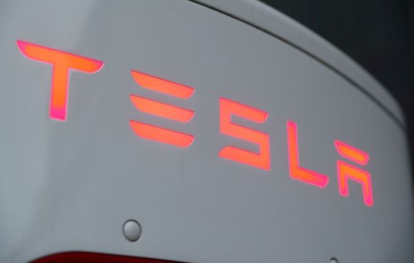 Tesla cân nhắc mua công ty khai thác Lithium của Canada