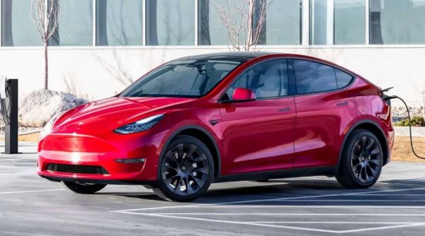 Tesla tăng giá Model Y thêm 500 USD