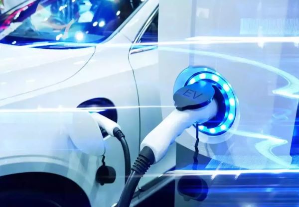 VW, Mercedes-Benz kêu gọi chính phủ tăng tốc mở rộng mạng lưới sạc xe điện ở Nha Trang Khánh Hòa