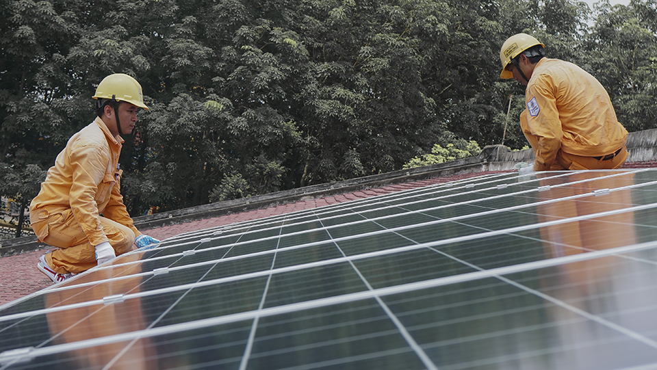 Hơn 54.000 khách hàng khu vực Nam Bộ đã lắp đặt điện mặt trời mái nhà
