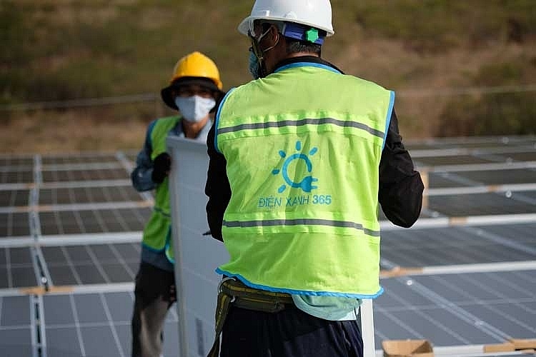Công ty CP Đầu tư Điện Xanh: Hỗ trợ lắp đặt điện mặt trời áp mái – Lợi ích nhân đôi