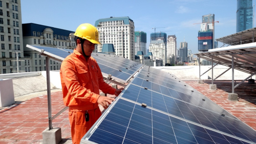 Phát triển điện mặt trời mái nhà tại Hà Nội