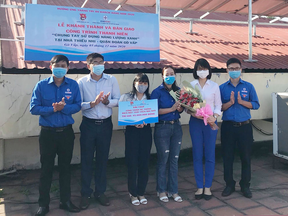 Đoàn Thanh niên EVNHCMC tặng hệ thống điện mặt trời mái nhà cho Nhà Thiếu nhi quận Gò Vấp