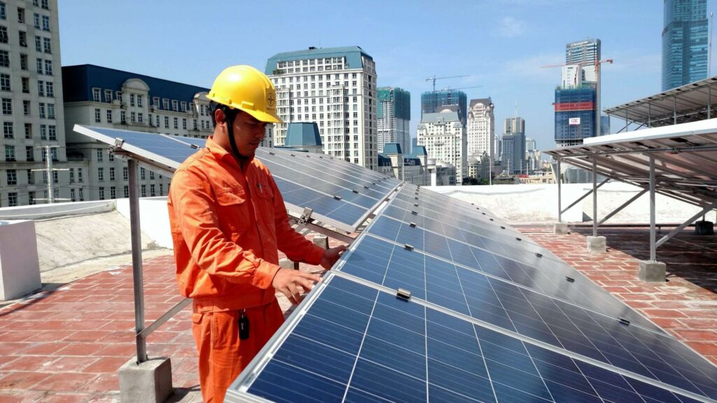 9 tháng EVNNPC lắp đặt hơn 2.800 dự án điện mặt trời mái nhà