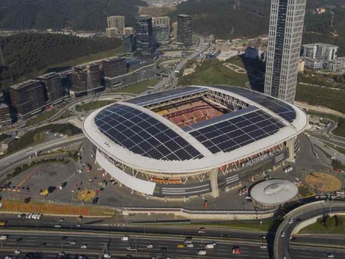 Sân vận động Nef được trao kỷ lục Guinness về sản xuất NLMT
