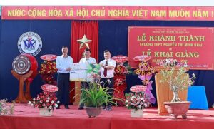 Trao tặng hệ thống điện mặt trời cho 2 trường học của tỉnh Khánh Hòa